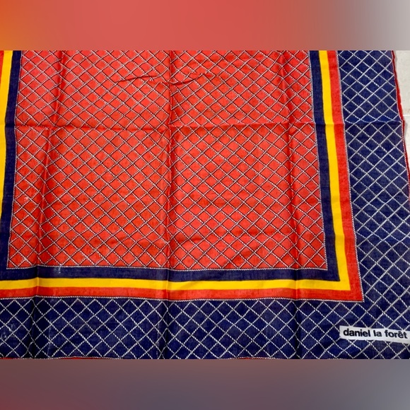 Vintage 1970s 100% Silk DANIEL LA FORET 20” x 20” Scarf Bandanna Kerchief Wrap - Picture 3 of 12